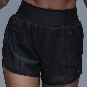 Black Small Breeze Shorts Balance Athletica